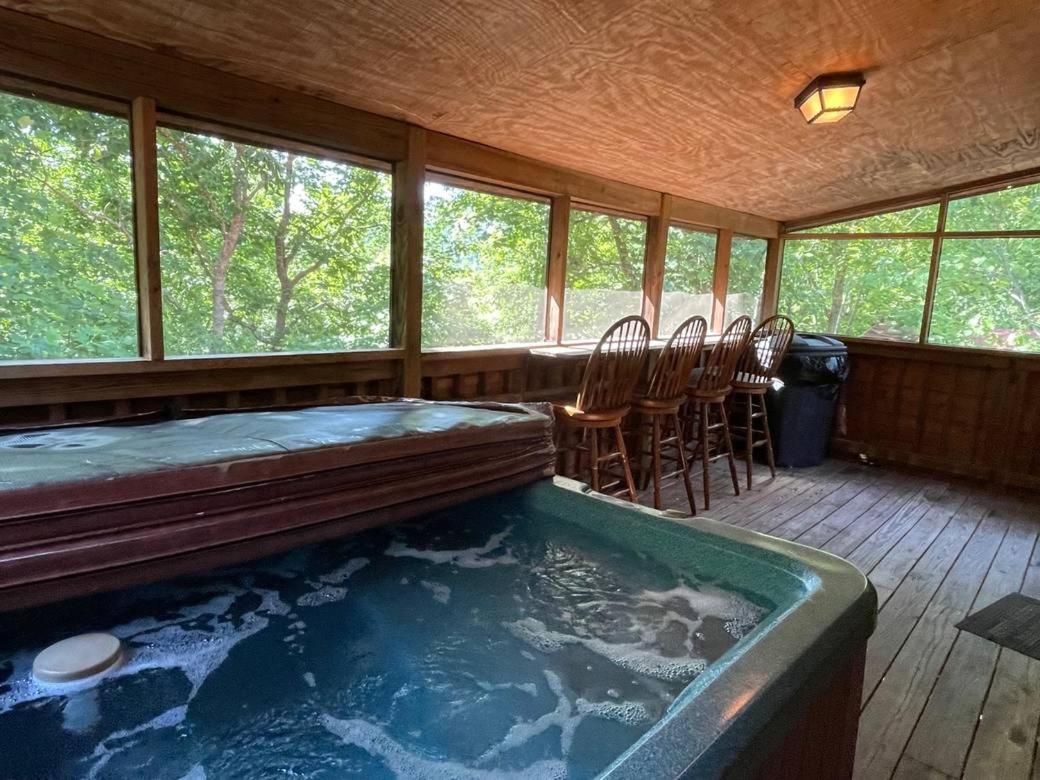 Mountaintop Hideaway Pigeon Forge Exterior photo